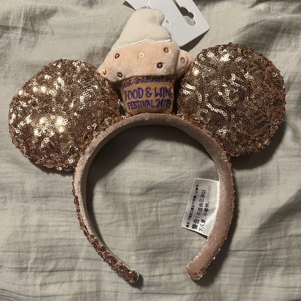 NWT 2019 Disney Parks Epcot Food and Wine Festival Cupcake Minnie Mickey Ears